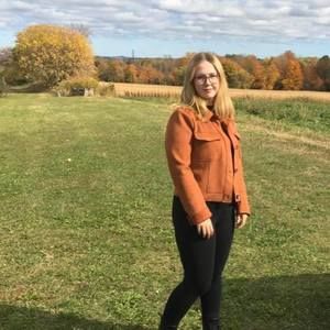 Meet your Posher, Amelia